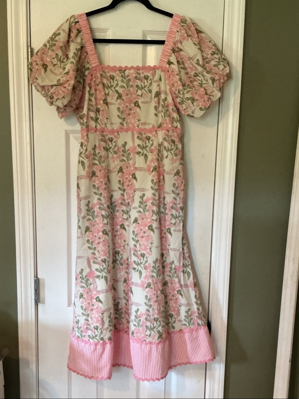 Elizabeth’s Closet Sz S Pink Floral Square-Neck Midi Dress Boutique P2P 18 L 46